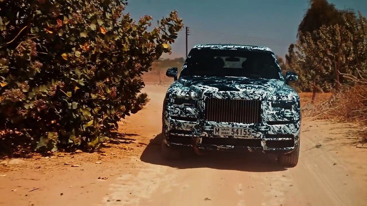 رولز رويس كولينان تزور صحراء دبي الحارة من أجل الاختبارات النهائية