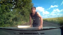 فيديو هكذا يبدو المشهد عندما تتعرض سيارتك لمحاولة سطو