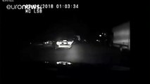 بالفيديو سيارة تلقي القبض على سائقها الفار من الشرطة! شاهد ماذا حصل