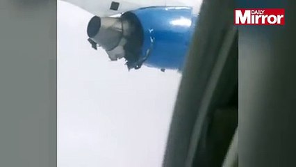 بالفيديو تعطل محرك طائرة في الأجواء وسط هلع ودعاء المسافرين