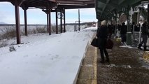 صيد الكاميرا: قطار يتسبب في عاصفة ثلجية