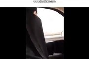 فيديو سعودية تتحدى السلطات وتقود سيارتها لتوصيل أطفالها