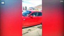 فيديو امرأة تضبط زوجها يخونها بسيارته فكان هذا رد فعلها