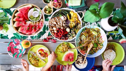 أشهى أطباق المقبلات والحلوى لجمعات الصيف