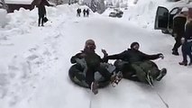 فيديو شابين يستمتعان في مهرجان الثلج في تركيا بأبسط طريقة ممكنة