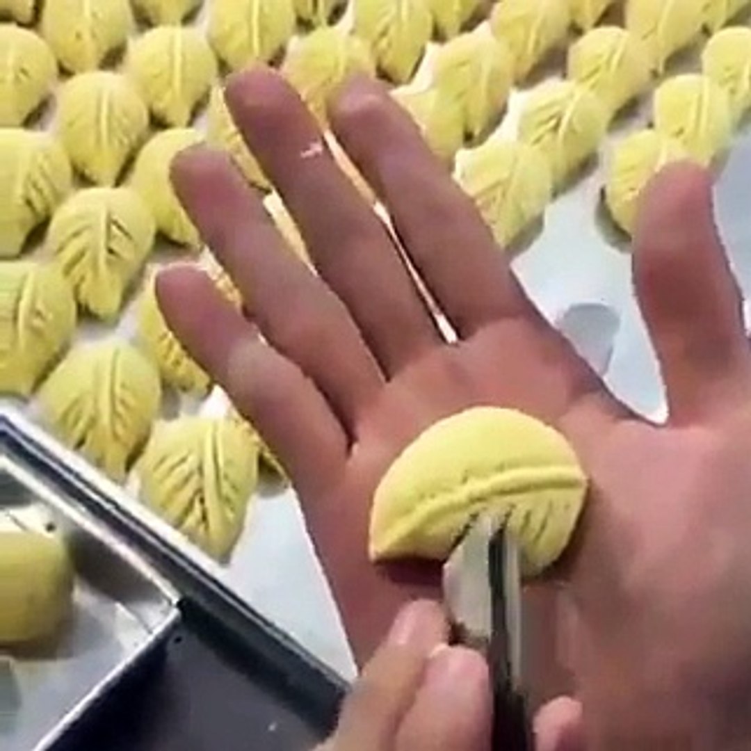 فيديو طريقة مبتكرة لتزيين كعك العيد: جددي تقليد عيد الفطر الأشهر! - فيديو  Dailymotion