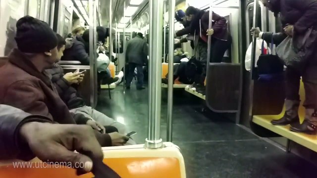 هذا ما فعله فأر حر في ركاب المترو.. ضحك هيستري