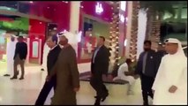 الشيخ محمد بن زايد والرئيس عبدالفتاح السيسي يتناولان الطعام في ياس مول
