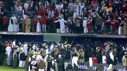فيديو: شاهدوا سقوط جماهير عُمان من المدرجات في احتفالاتهم بخليجي 23