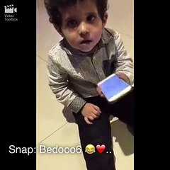 طفل خليجي يطلب الأطعمة من متجر السلع بطريقة طريفة جداً