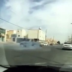 لحظة القبض على مفحط أثناء استعراضه