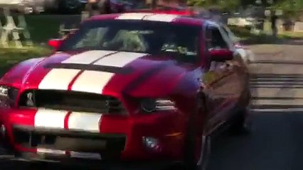 فيديو سائقو سيارات فورد موستنج يفقدون السيطرة على سياراتهم والنتيجة؟