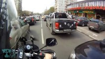 فيديو شاهد ما يفعله سائقوا الدراجات النارية عندما يغضبون! لا تعبث معهم
