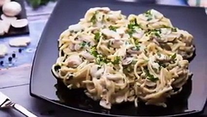 طريقة عمل معكرونة بالمشروم والصوص الأبيض بالفيديو