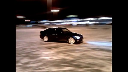 فيديو لقطات مضحكة وغريبة لسيارات تقوم بدرفت! حتى الدبابة يمكنها ذلك