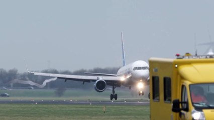 فيديو لأخطر عمليات الهبوط في مطار أمستردام خلال هبوب عاصفة قوية