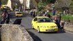 فيديو 100 سيارة صفراء تسير في شوارع بريطانيا لهذا السبب!
