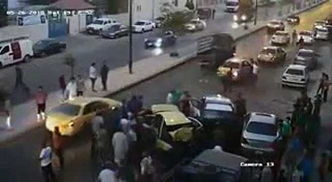 فيديو: حادث سير مروع في الأردن قبل أذان المغرب بدقائق!