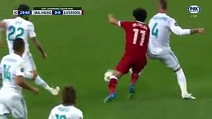 فيديو.. لحظة إصابة محمد صلاح خلال مباراته مع ريال مدريد