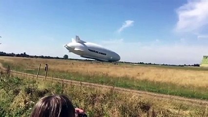 فيديو هبوط فاشل لأكبر طائرة في العالم