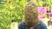 فيديو يحبس الأنفاس.. هندي يغطي وجهه بـ60 ألف نحلة لسبب لا يُصدق