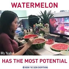 بالفيديو ماذا تفعل عندما تضطر لانتظار دورك للحصول على القهوة في المكتب