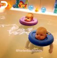 فيديو مذهل لأطفال رضع يتعلمون السباحة في البرك الصغيرة