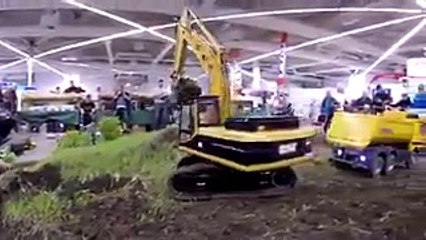 فيديو مجسمات صغيرة لشاحنات وآليات نقل ستدهشك بدقة تفاصيلها