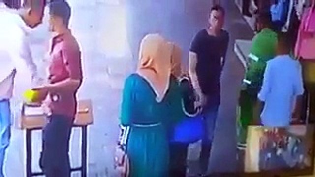 فيديو مشاجرة بين شاب وفتاة في العاصمة الأردنية عمان