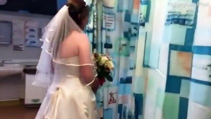 فيديو مؤثر.. عروس تفاجئ شقيقتها المريضة في المستشفى بفستان الزفاف