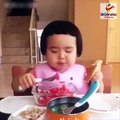 فيديو يثبت أن الأكل هو الحب الأول للجميع.. حتى إذا كنت طفلاً