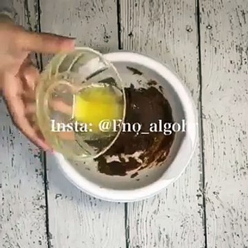 بالفيديو طريقة تحضير طبقات التمر بالبسكويت