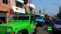 فيديو جنازة غريبة لسياسي تايواني  بسيارات جيب ملونة!