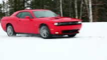 فيديو درفت دودج تشالنجر GT ذات الدفع الرباعي على الثلوج! متعة حقيقية