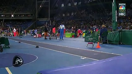 بطل أولمبي يتوقف في منتصف المنافسة لهذا السبب   ثم يفاجئ الجميع ويحرز الذهبية