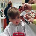 فيديو ثاني حلاقة شعر لهذا الطفل اللطيف