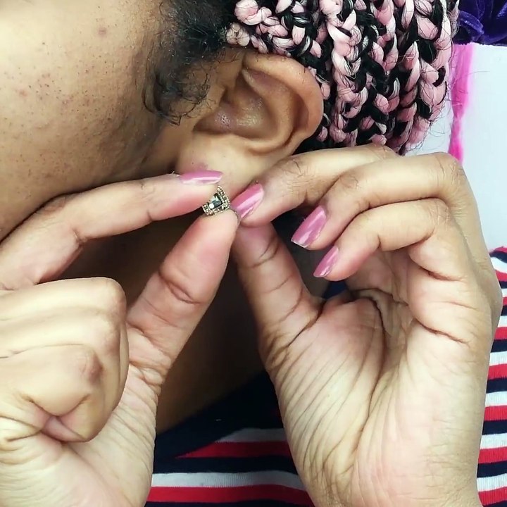 بالفيديو.. 4 طرق ذكية ومفيدة لإعادة استخدام الجوارب القديمة