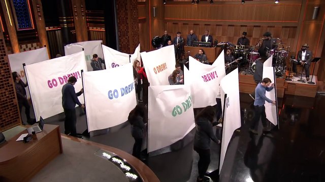 فيديو درو باريمور تدخل موسوعة غينيس للأرقام القياسية بهذا التحدي!