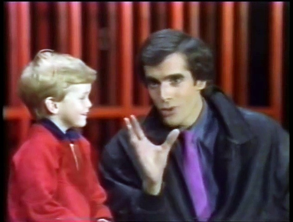 The Magic of David Copperfield VII Familiares (1985) (With special guest Angie Dickinson)
