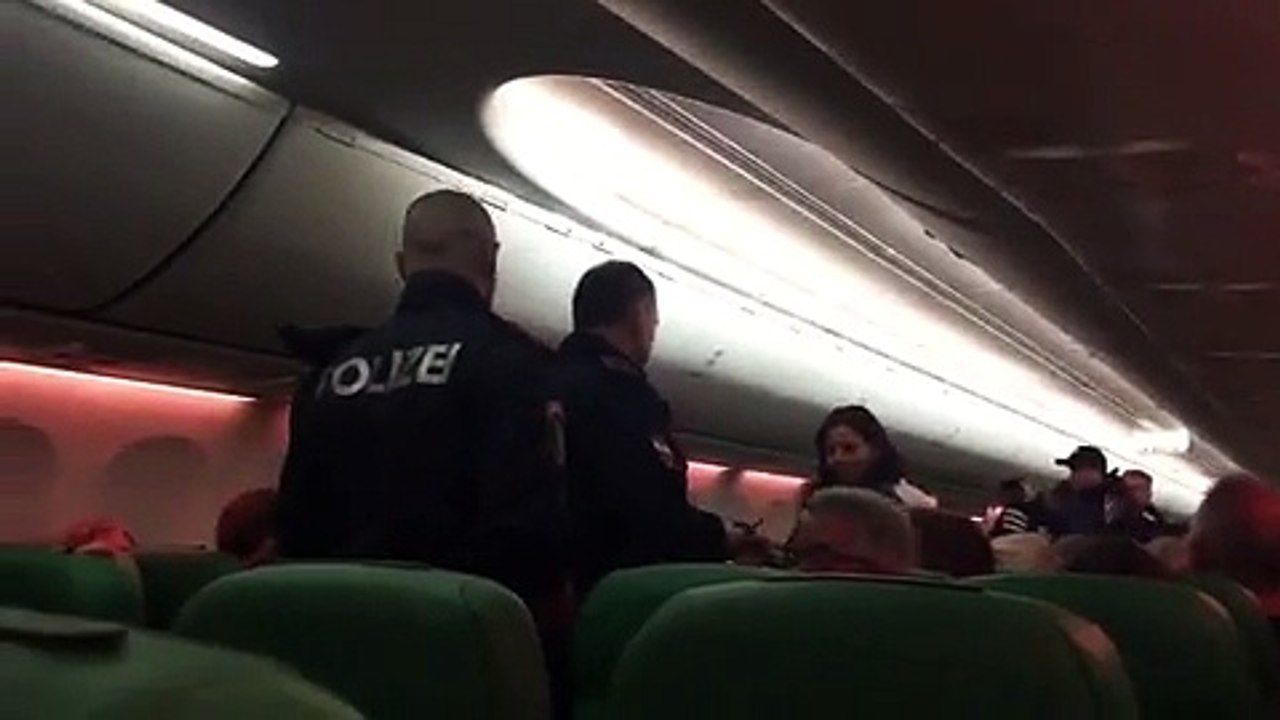 طائرة متجهة من "دبي" إلى "أمستردام" تهبط اضطرارياً لأغرب سبب ممكن