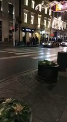 فيديو لحظة تحطم لمبرجيني افنتنادور ذهبية في الشارع