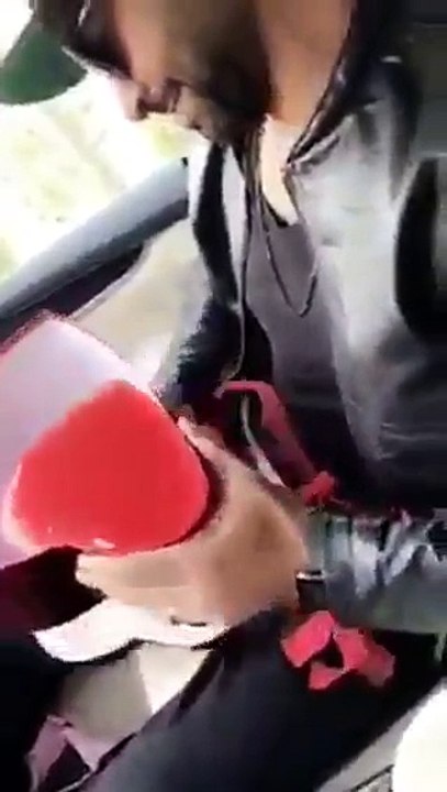 فيديو كويتية تهدي حبيبها «دودج رام 2018» بمناسب...