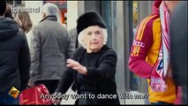 فيديو سيدة عجوز ترقص كفتاة في العشرين من عمرها