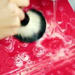 الطريقة الصحيحة لتنظيف فراشي المكياج الخاصة بك