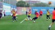 بالفيديو: ليونيل ميسي يبهر زملائه بمهاراته في تدريب برشلونة