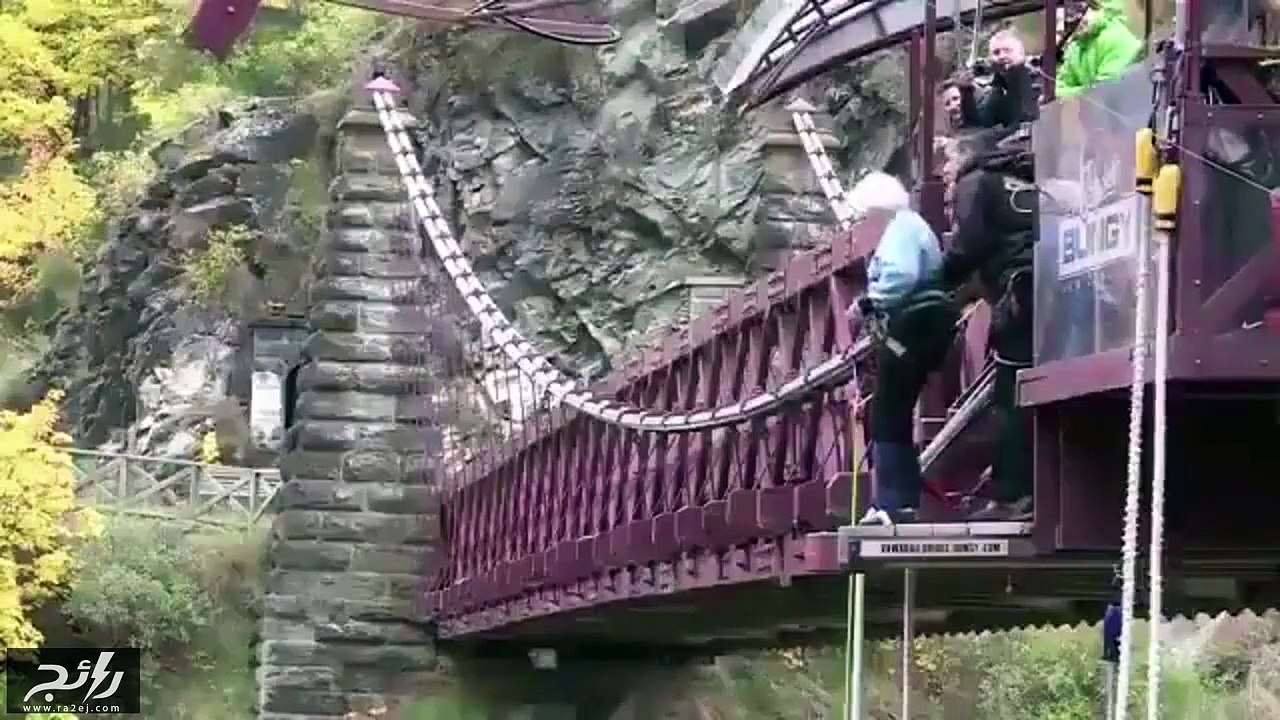 لن تصدق كيف احتفلت هذه المسنة بعيد مولدها ال91 .. فيديو مرعب