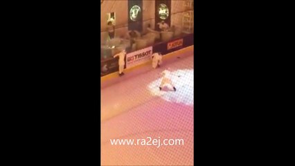 فيديو طريف لرجل عربي يحاول التزلج على حلبة مليئة بالمتزلجين المحترفين