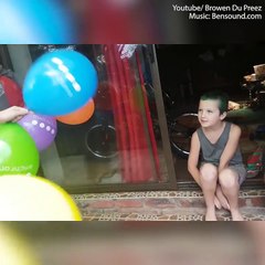 رد فعل طفل مولود بعمى الألوان يرى الحياة بصورتها الحقيقية لأول مرة