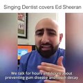 فيديو طبيب أسنان لطيف يحاول تقديم النصائح بالغناء