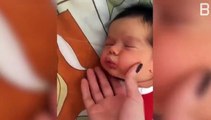 هل هنالك ألطف من هذا الطفل النائم؟ شاهد الفيديو
